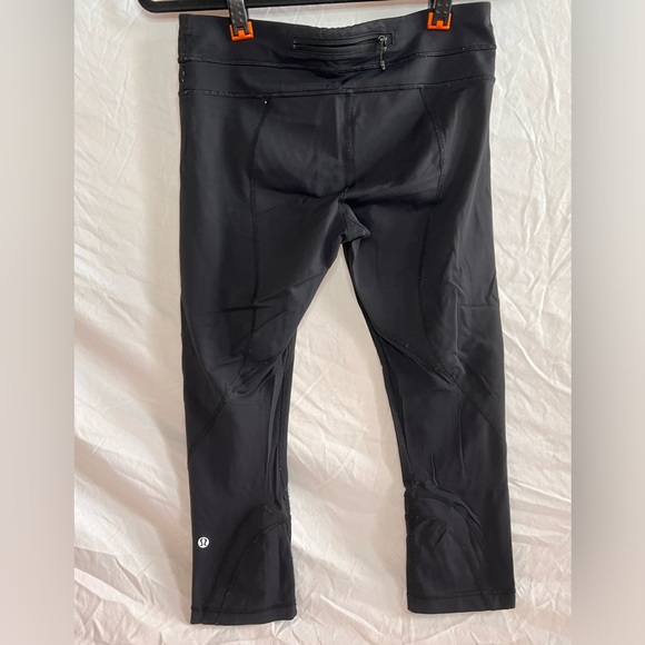 Lululemon Solid Black Wunder Under Cropped Leggings - Picture 2 of 7